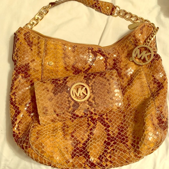 Michael kors snake skin purse with matching wallet - Picture 1 of 1